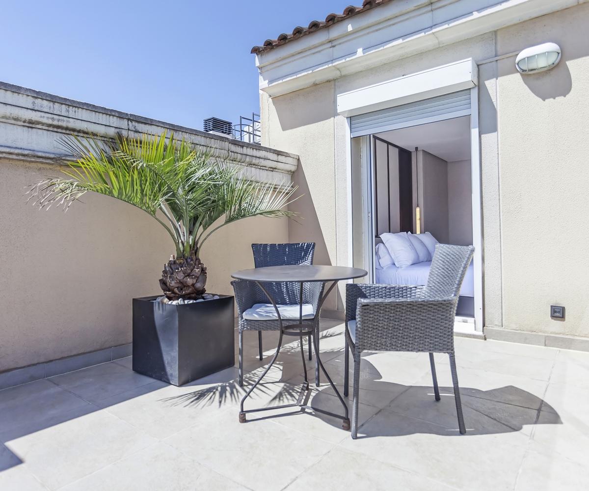 Hotel Villa Real, A Member Of Preferred Hotels & Resorts Madrid Exterior photo A terrace in Barcelona