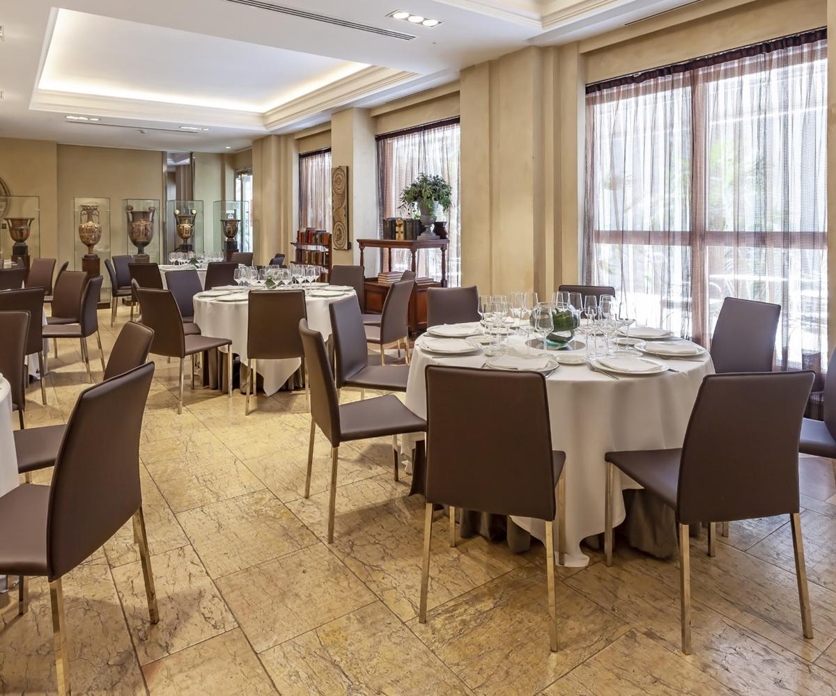 Hotel Villa Real, A Member Of Preferred Hotels & Resorts Madrid Exterior photo Restaurant